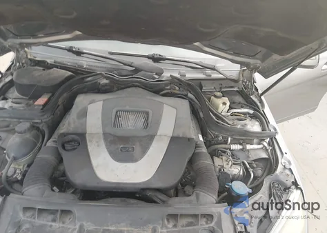 2009 Mercedes-Benz C 300 Luxury 4Matic/Sport 4Matic z USA, uszkodzony, nr VIN WDDGF81X89F278085